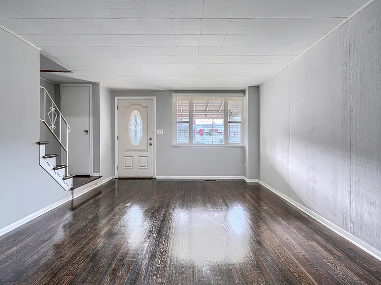 7842 Saint Boniface Ln — Photo 22