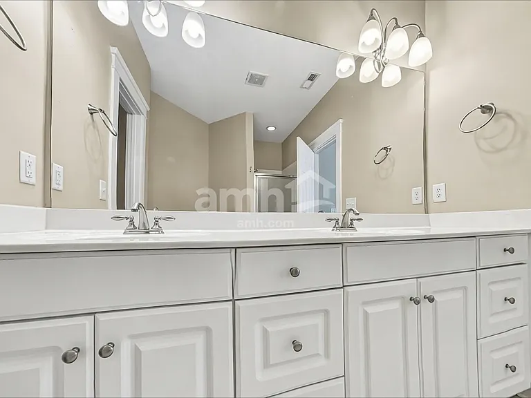 1304 Carol Oaks Dr — Photo 12