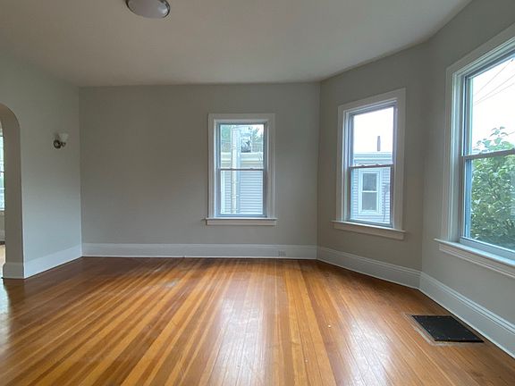 3rd image of 75 Camp St Floor 1