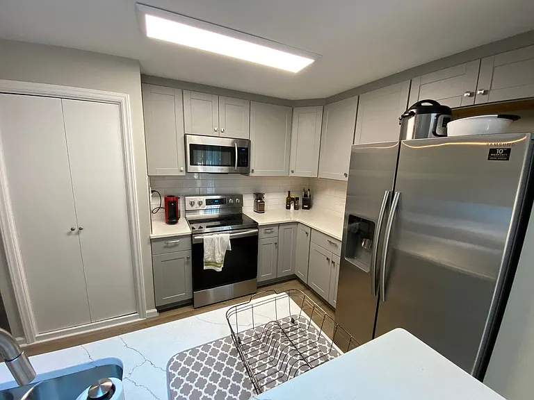 612 Old Farm Rd — Photo 1