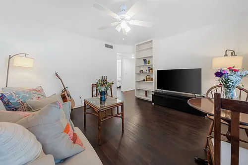 2408 Longview St #109 Photo 1