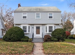 45 Manor St, Hamden, CT 06517