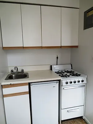 Rented by Waverly Realty Associates | media 16