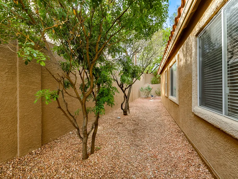 2321 Stone Glen Ln — Photo 4
