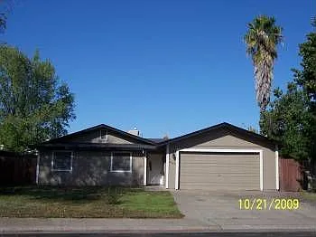 4687 Tuttle Dr photo 1