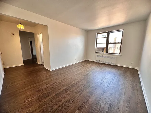 2615 Homecrest Avenue image 2 of 15