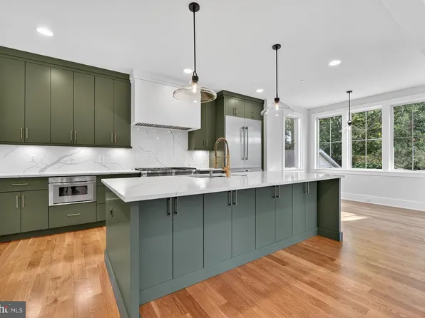 5519 McKinley St, Bethesda, MD 20817