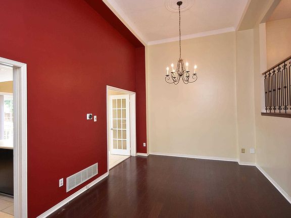 3rd image of 87 Stornwood Ct