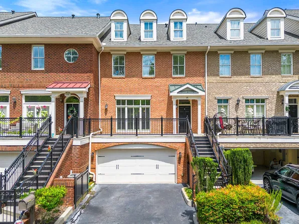 15 Buford Village Walk, Buford, GA 30518