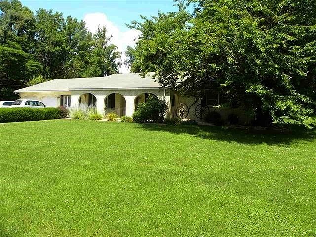 1st image of 308 W Crestview Dr