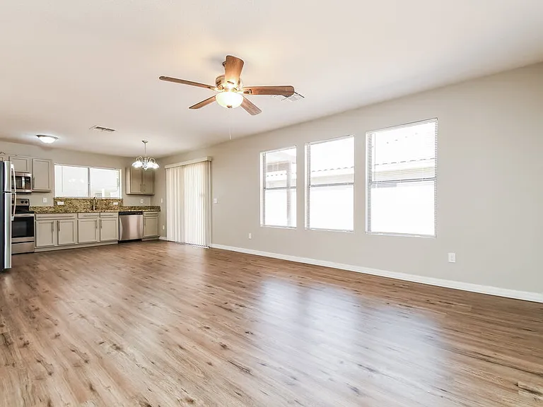 650 E Woodsman Pl — Photo 5