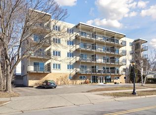 200 Mississippi River Blvd N APT 1A, Saint Paul, MN 55104