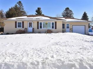 833 10th Ave SW, Faribault, MN 55021