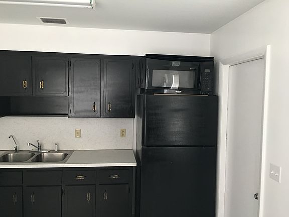 4th image of 103 SE 5th St
