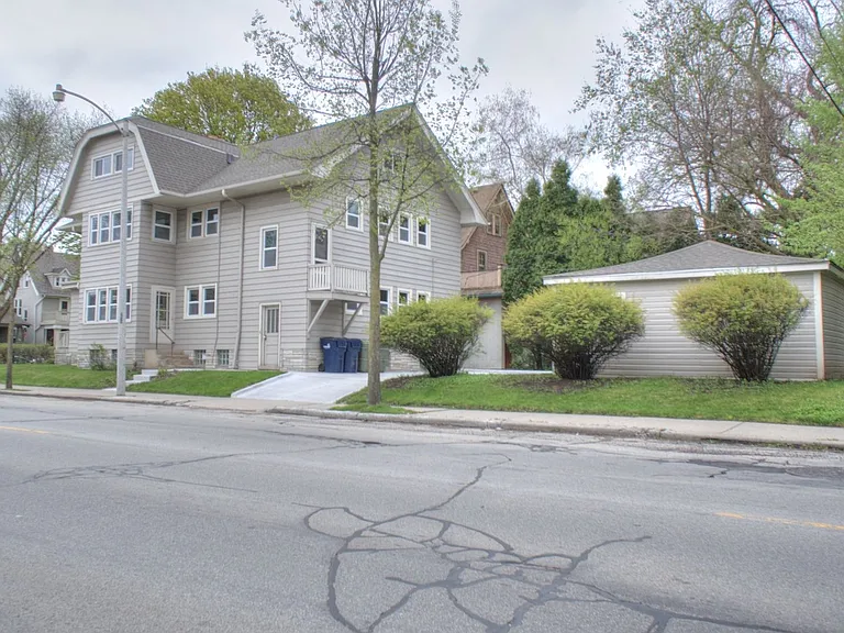 2865 N Frederick Ave — Photo 21