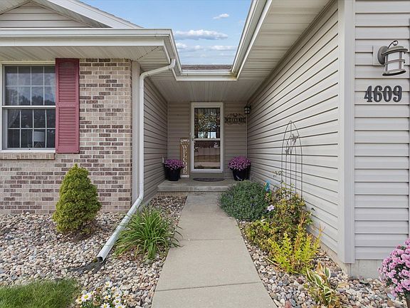 5th image of 4609 Parkwood Dr