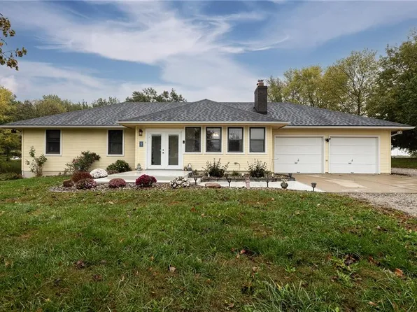 17135 Smith Rd, Smithville, MO 64089