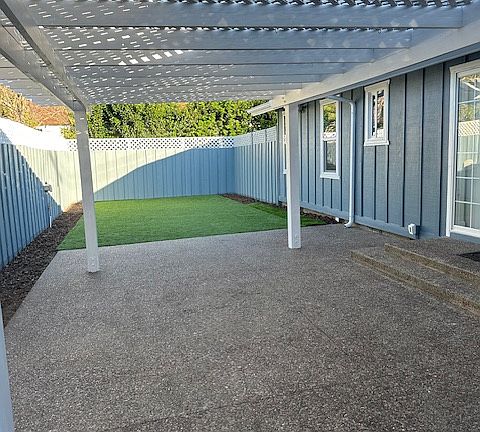4th image of 2060 Menalto Ave