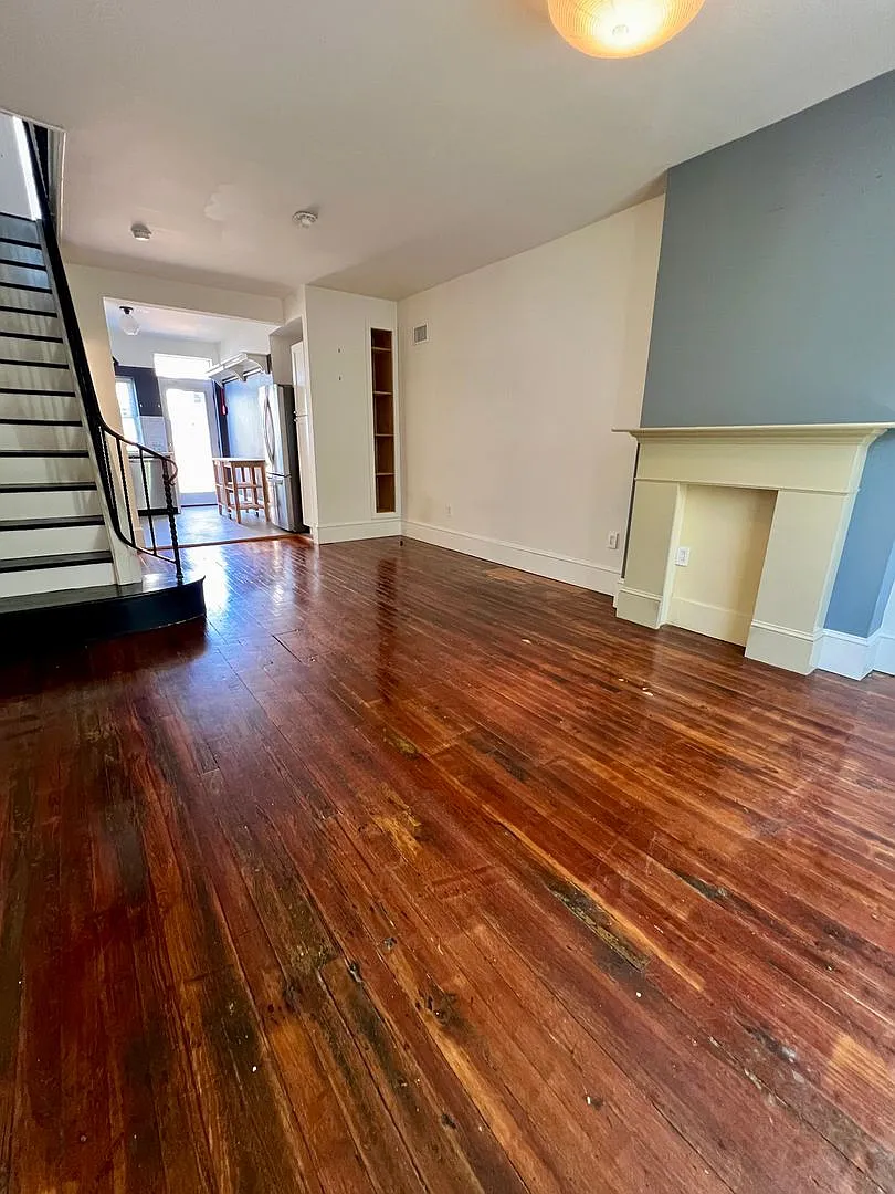 Stunning 3-Bedroom Townhome with Finished Basement in Point Breeze! Available mid-October! — Photo 4