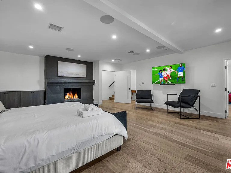1812 Navy St — Photo 30
