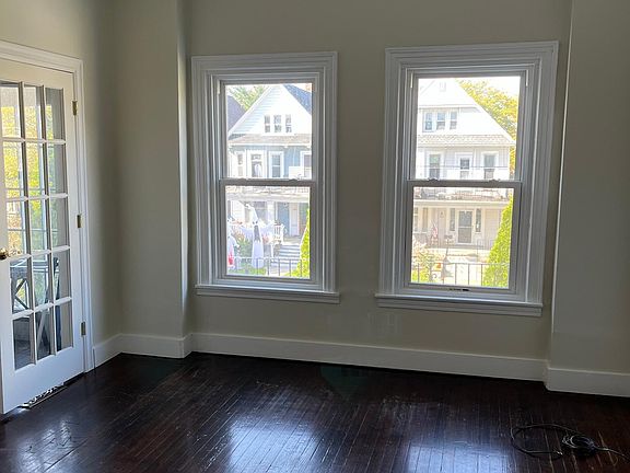 4th image of 119 Claremont Ave