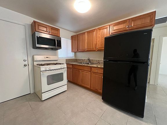 4th image of 5026 N 17th Ave APT 2