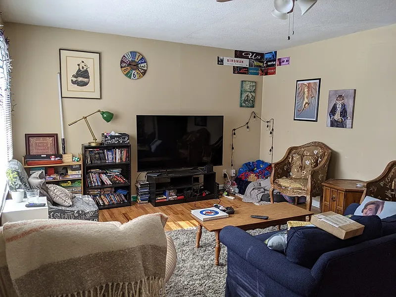 5 bed, 2200 sqft, $2,660 — Photo 3