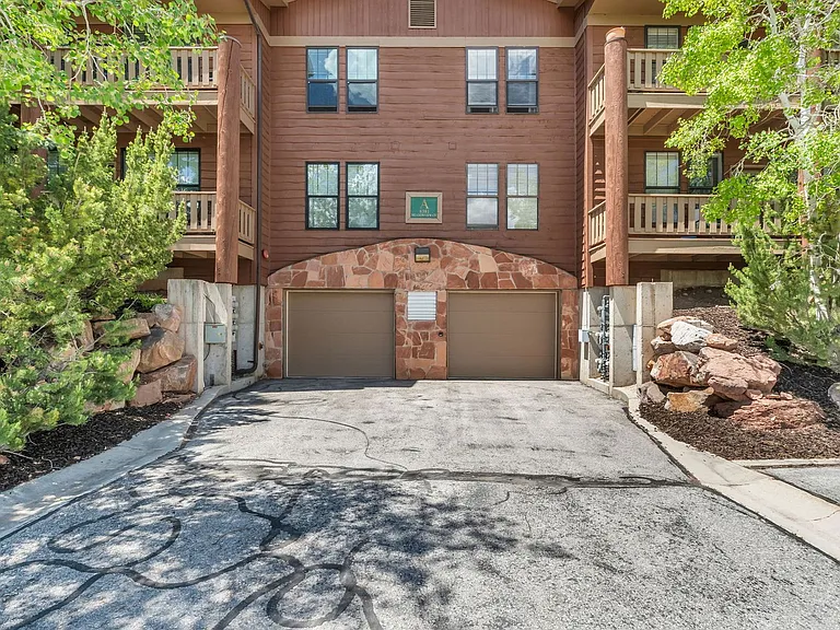 8381 Meadowview Ct #A21 — Photo 2