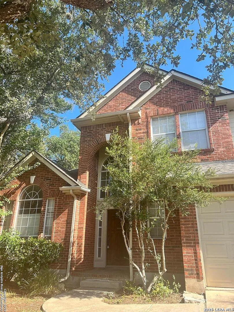 4 bed, 2.5 bath, 2605 sqft, $2,400 — Photo 2