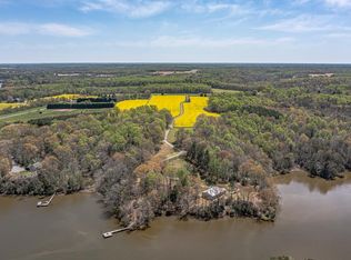 775 Mundy Point Rd, Callao, VA 22435