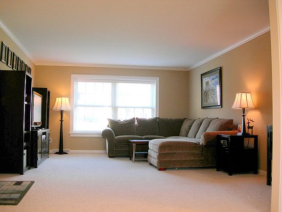 3rd image of 3654 Willowlea Ct Unit B