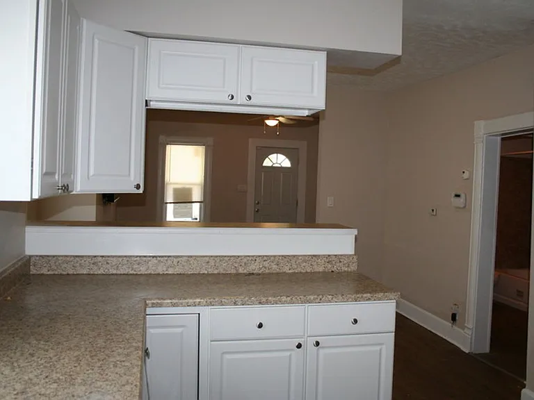 728 N Frances St — Photo 3
