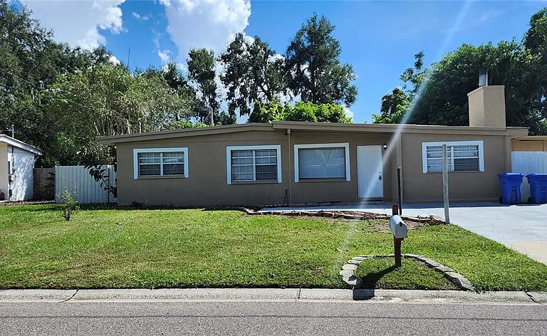 1103 Southside Dr — Photo 16