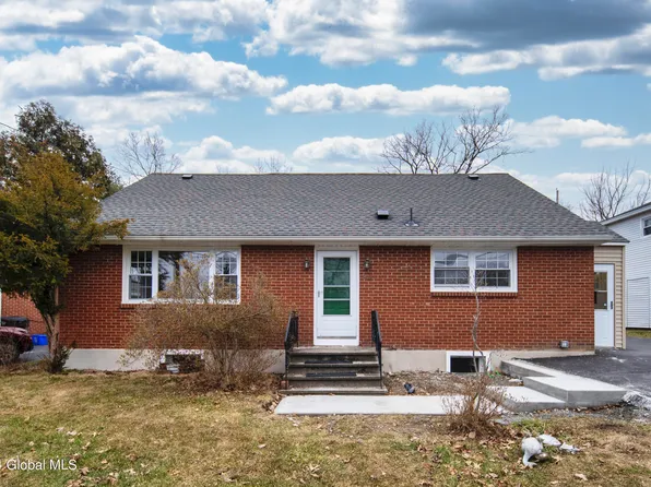 105 NYROY Drive, Troy, NY 12180