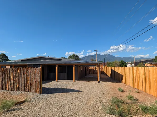 209 Cavalry Rd, Taos, NM