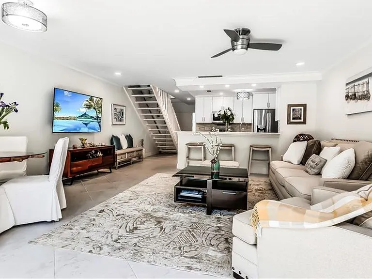 860 Meadowland Dr #E — Photo 6