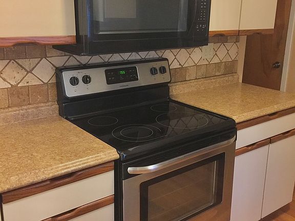 5th image of 4971 Amesbury Way