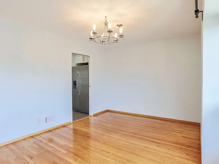 88 Canterbury Ave — Photo 7
