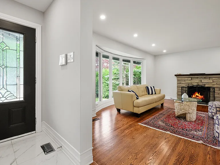 1902 Featherston Dr #1902 — Photo 11