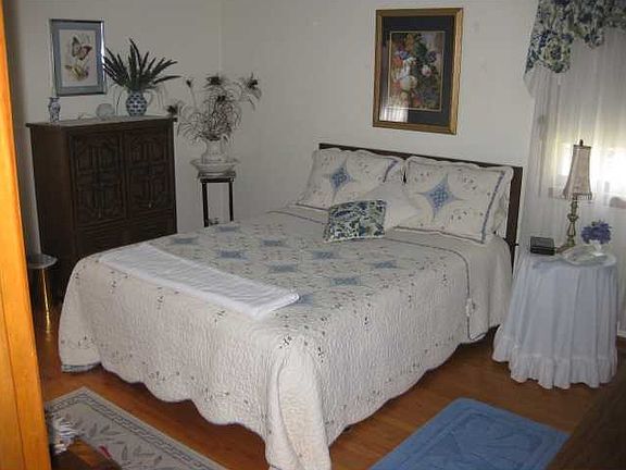 4th image of 513 Longdale Cres