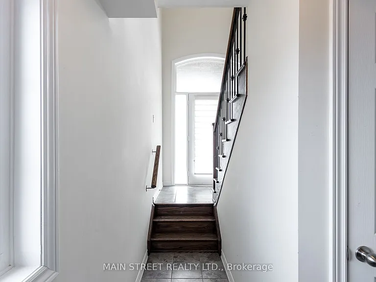 114 Sandwell St — Photo 29