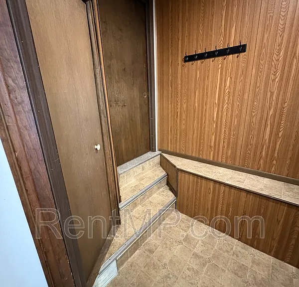 931 S Fancher Ave #B — Photo 2