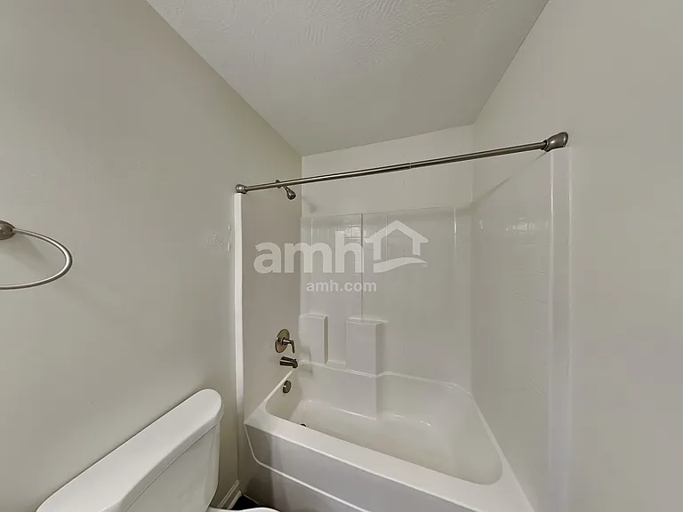 89 Henderson Ln — Photo 17