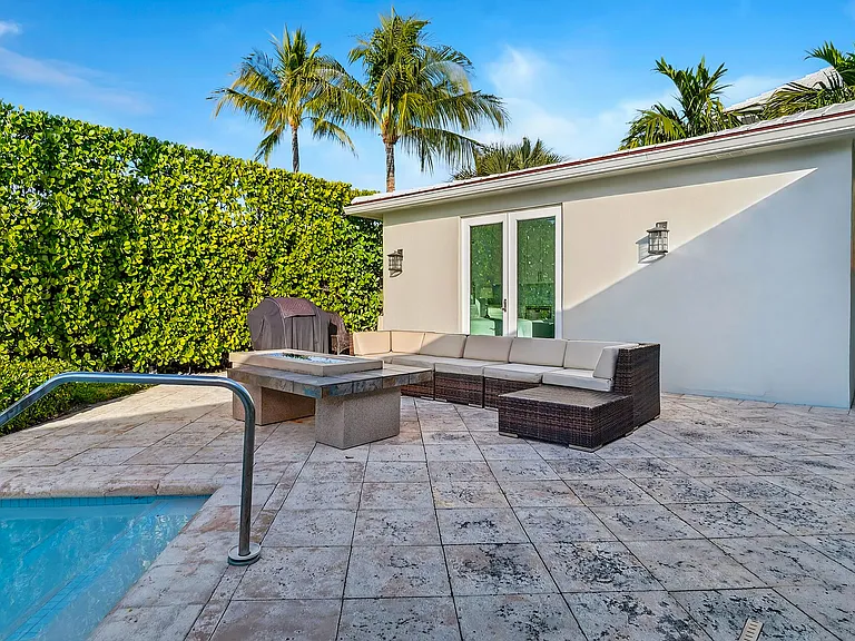 107 E Inlet Dr — Photo 48
