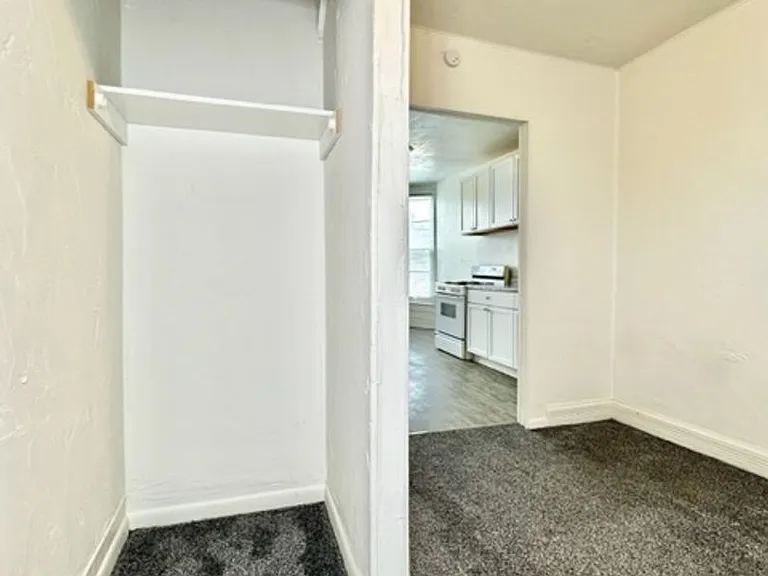 208 S Webster Ave — Photo 11
