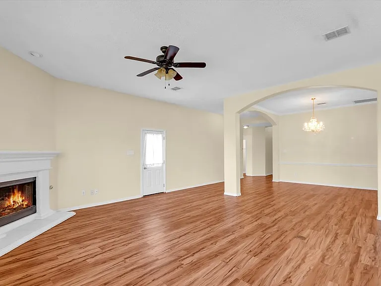 2023 Lairds Dr — Photo 31