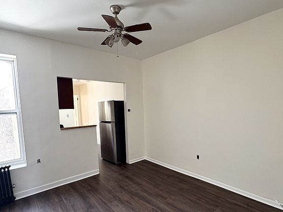 5th image of 262 Withers St APT 2L