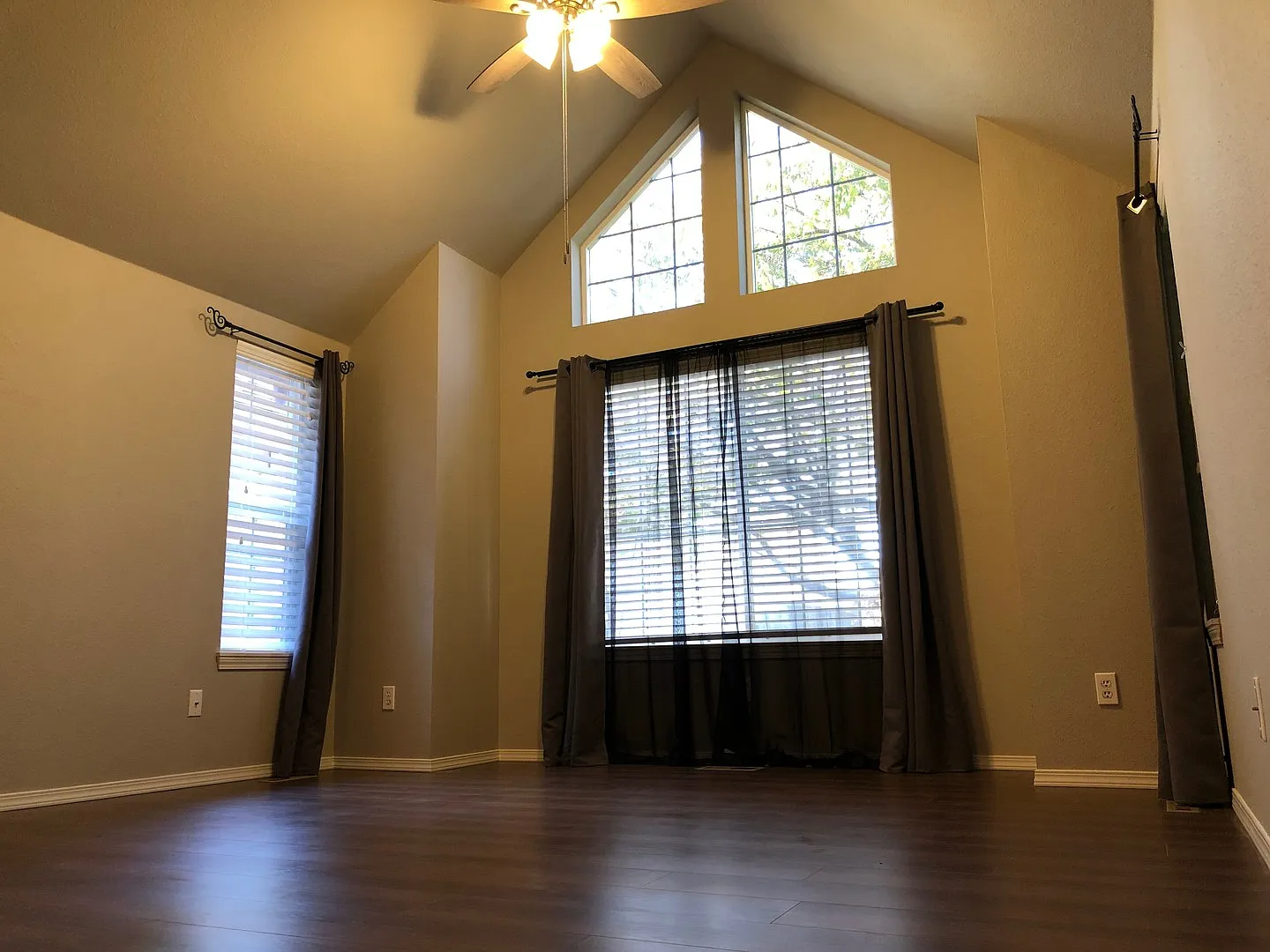 Three Bedroom Home in South Salem — Photo 3