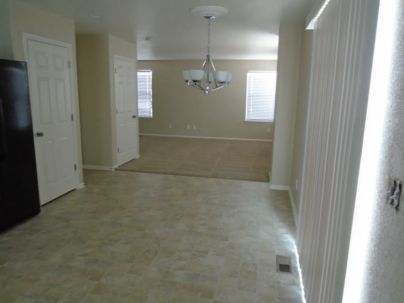 3 bed, 2.0 bath, 1805 sqft, $2,900 — Photo 3