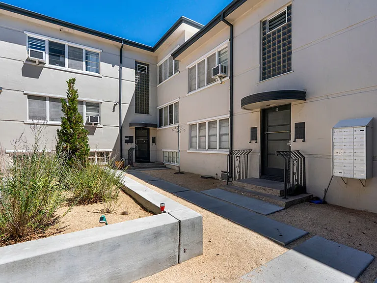 1045 Riverside Dr #D-3 — Photo 20